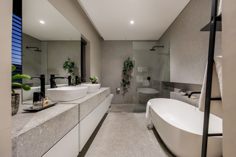 4 Bedroom Property for Sale in Pearl Valley at Val de Vie Western Cape